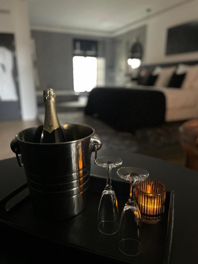 Ennea - Jacuzzi & Luxury Suites (Adults Only) Perpignan Exteriér fotografie